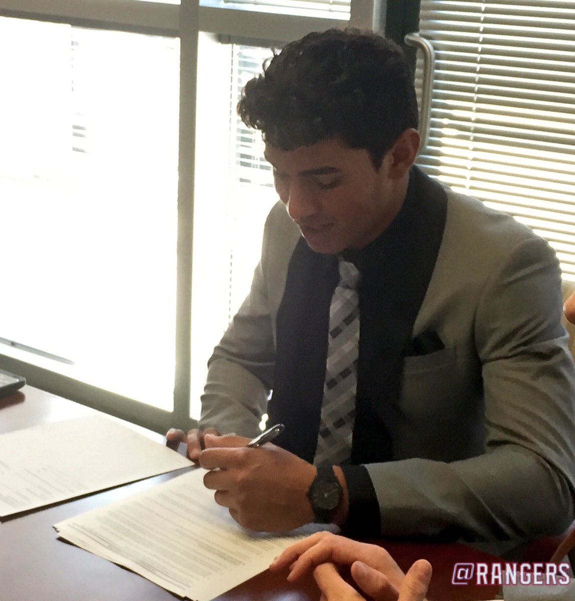 Rangers's tweet photo. The road to the show has officially begun for @Bubbathompson5, @seise_23 &amp; @hansrouse! ✍🏼 #MLBDraft https://t.co/Zs8ESSP2Vi