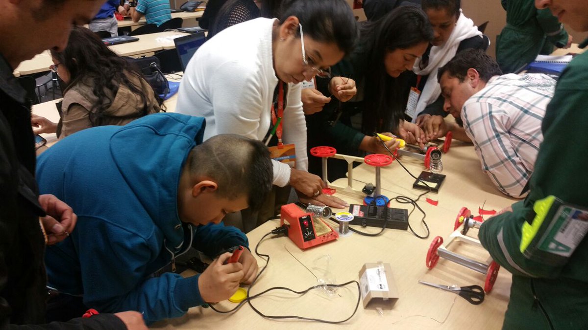 InnovumC's tweet photo. Provocamos e inspiramos aprendizajes, hoy hacemos cierre de #Virtualeduca2017 pero seguiremos trabajando por la educación @InnovumC https://t.co/3Eo6omKjBA
