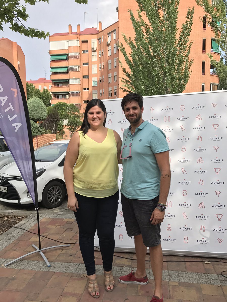 fatima_mera's tweet photo. ALTAFIT #TresCantos cumple 4 años celebrándolo con hinchables y música en la ciudad.Felicidades @altafit @RVGAlex !!!A seguir creciendo 💪🏻🎂 https://t.co/rUpQcdVsll