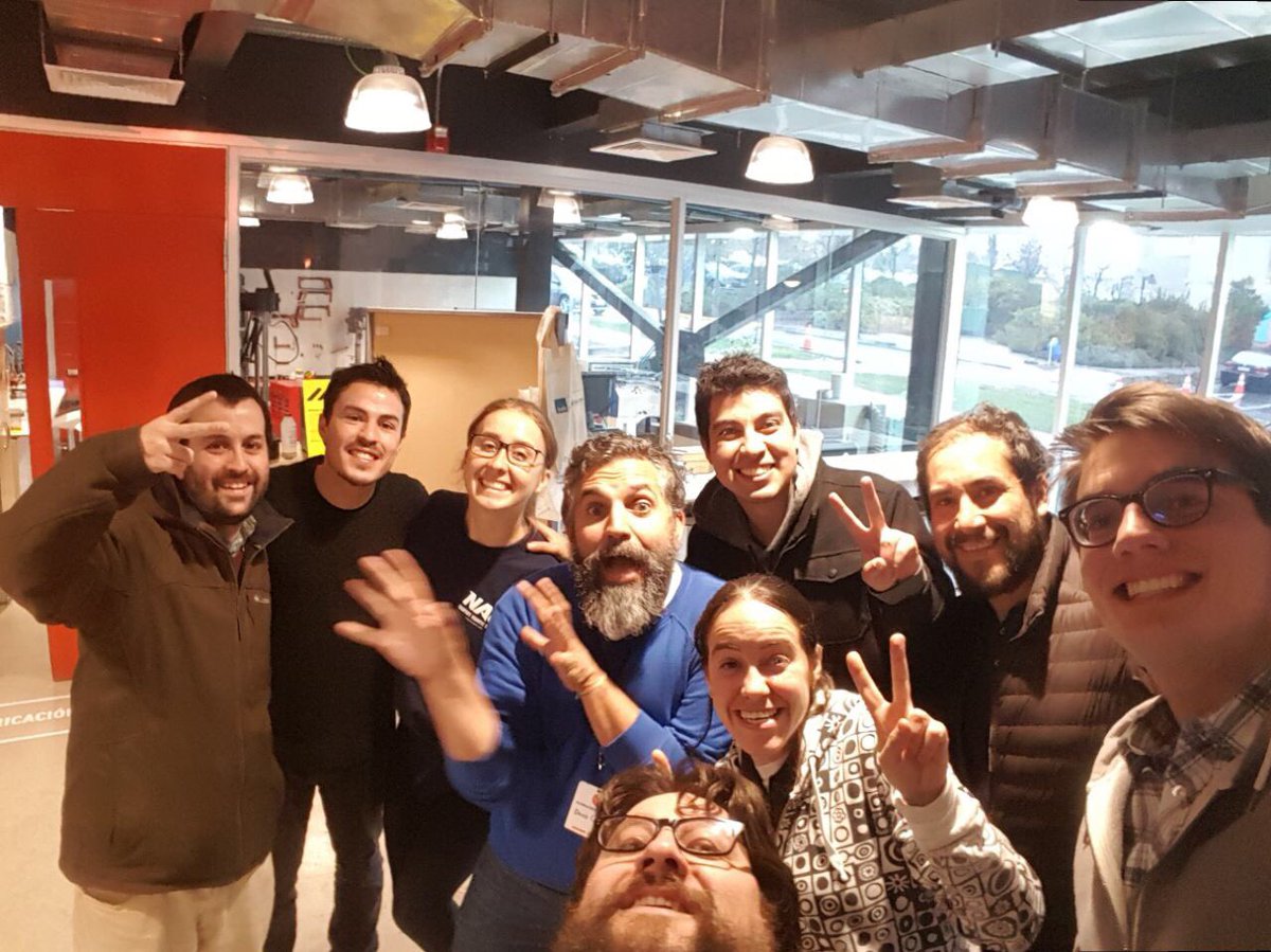 sergiomajluf's tweet photo. Hoy el equipo de @disenoudd e @ingenieriaudd_ recibieron a David Cuartielles en #AreaIX #XdMedialab #arduino 👌🏼💪🏼👏🏻 https://t.co/WZ7eTuZTy3