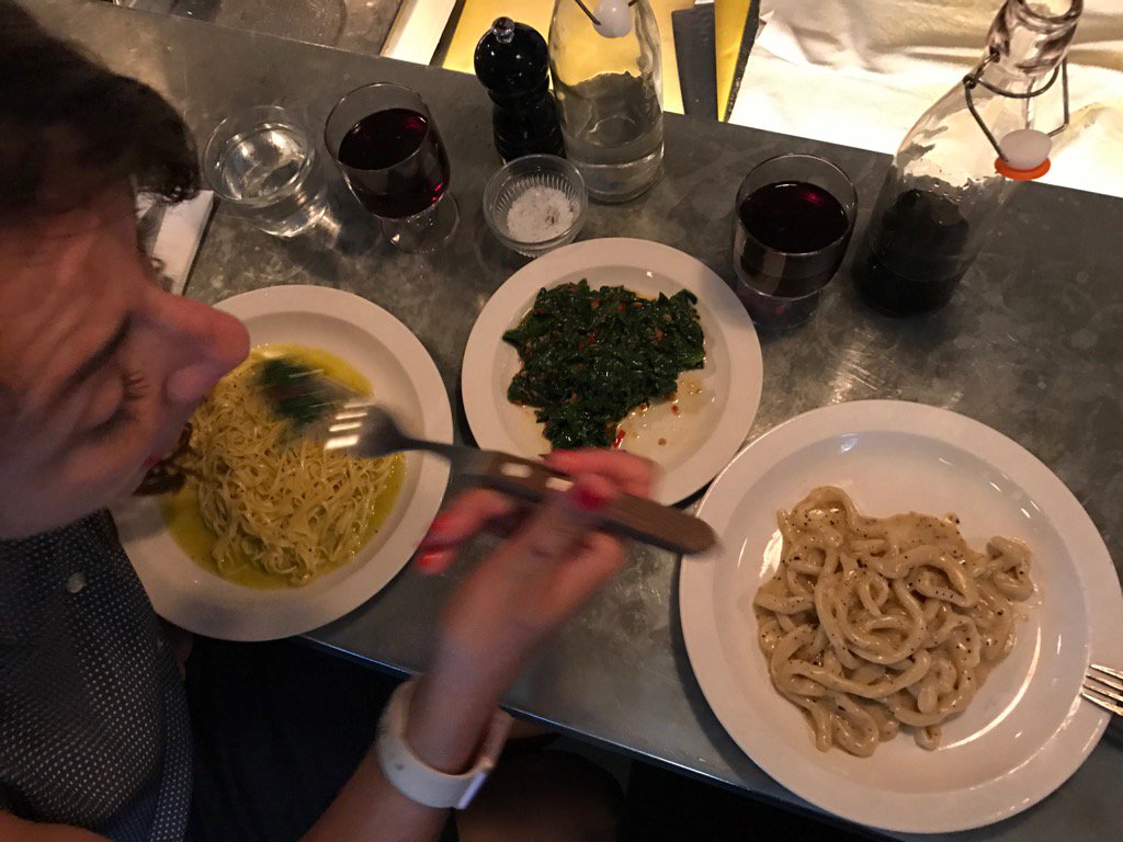 yasminasiadatan's tweet photo. #pici #tagliarini #freshpasta @Padella_Pasta Borough Market packed tonight like I've never seen before #firstweekend https://t.co/w8TmadFsiN