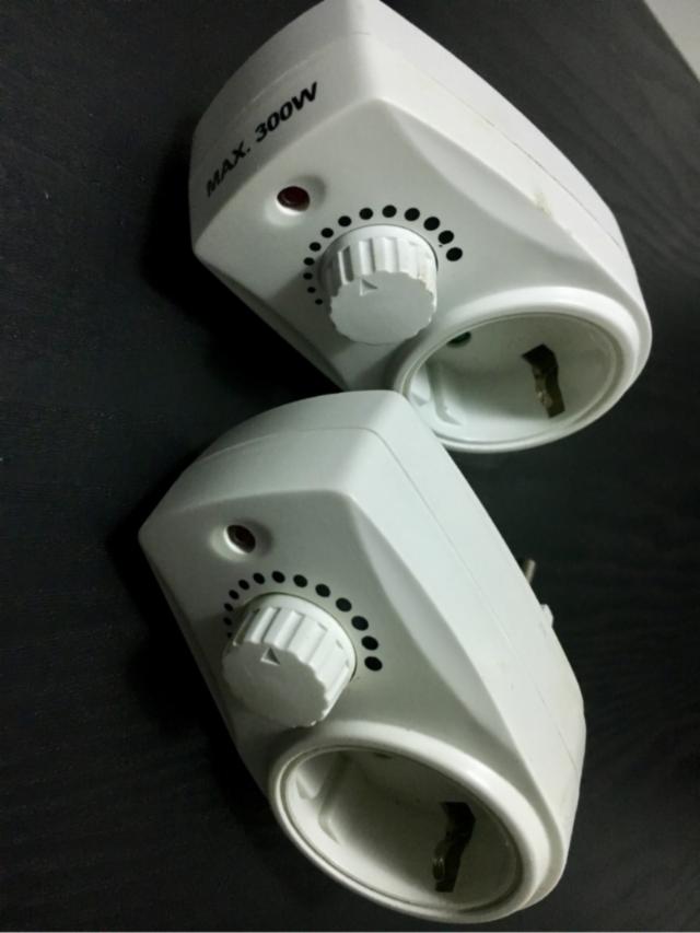 grownaut's tweet photo. Got to try a light dimmer today and It sucked. Both CFLs and LEDs flickered. Was not usable at all. Model is AMEIT A120G #lightdimmersucks https://t.co/CsLiOohLwN