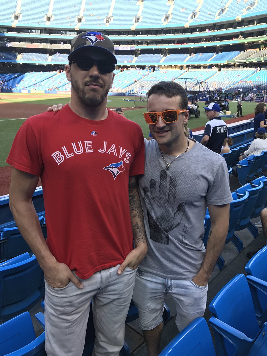 godro88's tweet photo. #LetsRISE https://t.co/Wq0240dWBw
