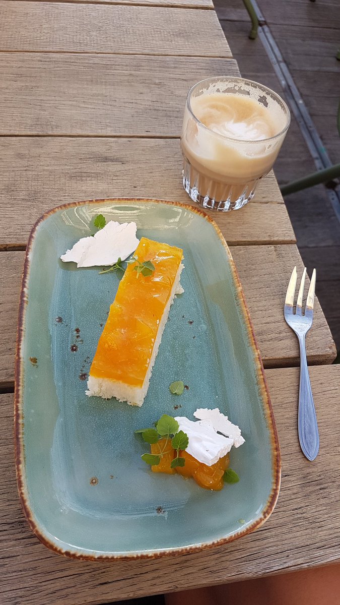 Dit was echt goddelijk. Het taartje dan hè. Die koffie was niet voor mij 🤓 #mangokokos #lotendewalvis #Leiden