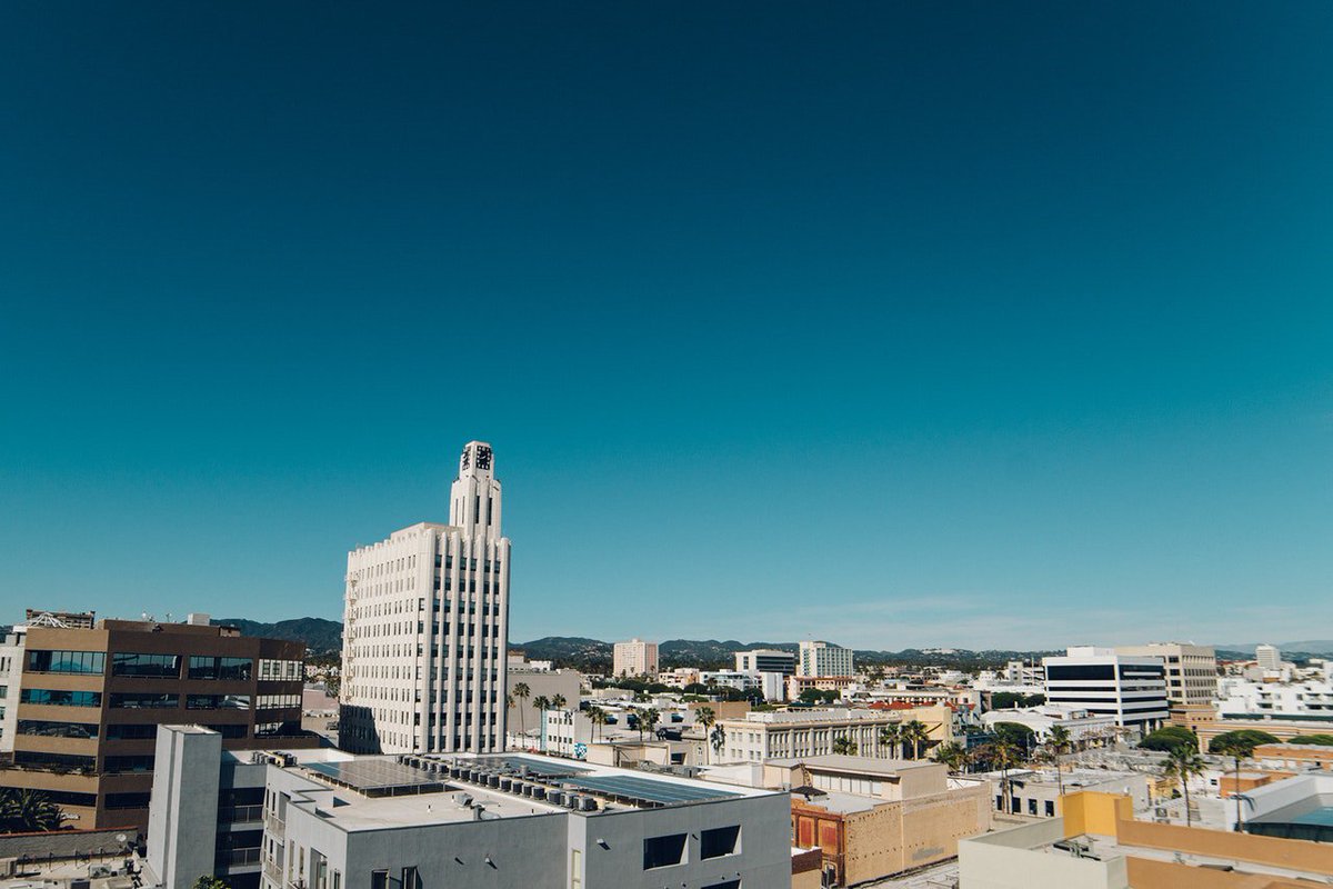 Nothing but blue skies in Santa Monica today! Happy Friday! #santamonica #blueskies #websites #webdesign #happyfriday