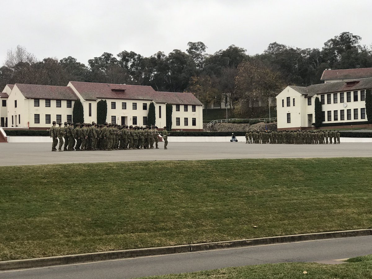 RayGriggs_'s tweet photo. #SleepySaturday - not at #RMCDuntroon with Grad preps and lots of routine training going on - some great teamwork on display #goodsoldiering https://t.co/3ujfNmejzM