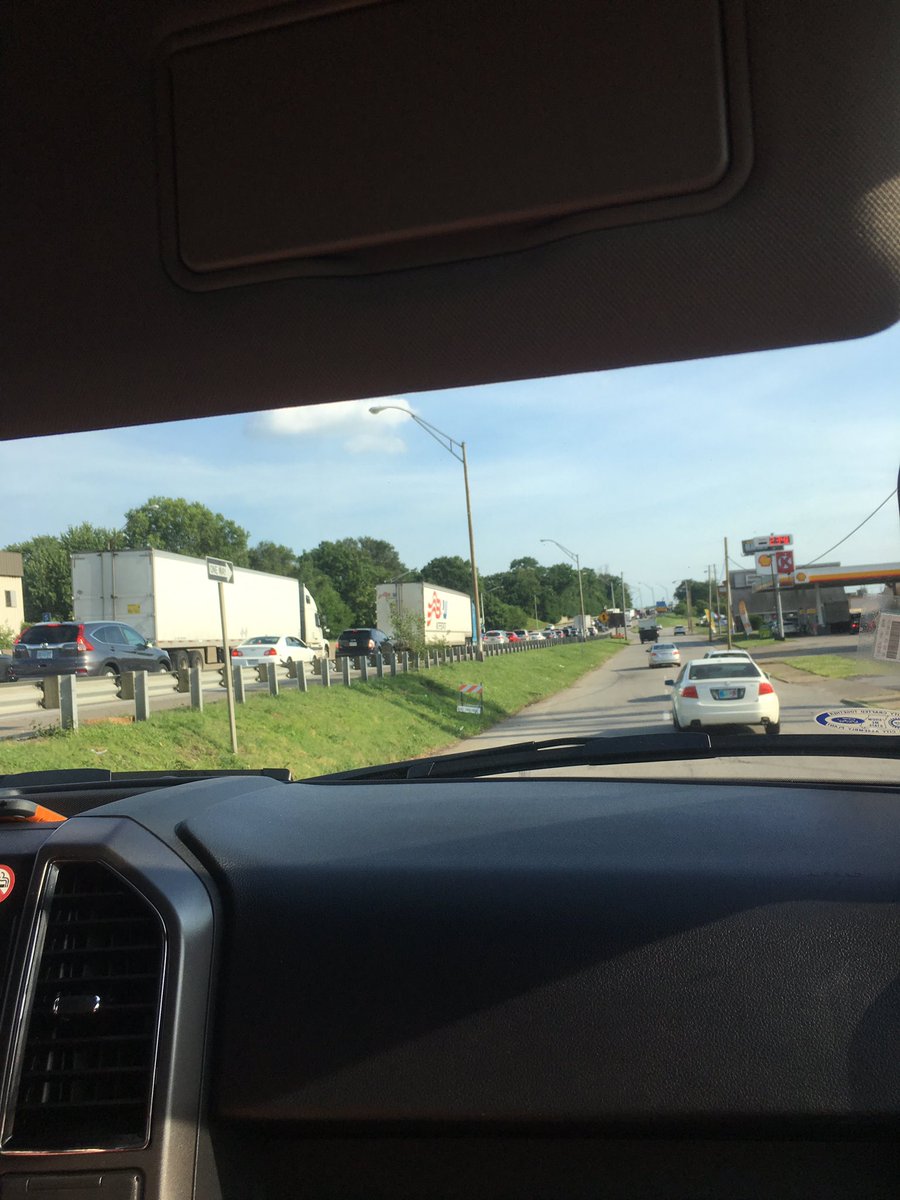 peachysworld's tweet photo. Wow!! That traffic https://t.co/cL9dbIcYOb