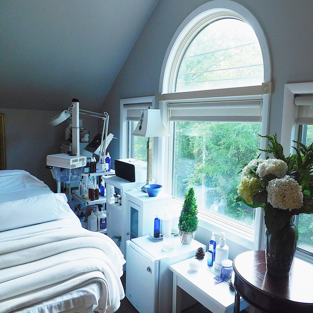 Blue_Harbor_Spa's tweet photo. See what's going on at the spa! @Blue_Harbor_Holistic_Spa on Instagram &amp; Facebook 🌸💕🌊 https://t.co/Co9k9kAiji