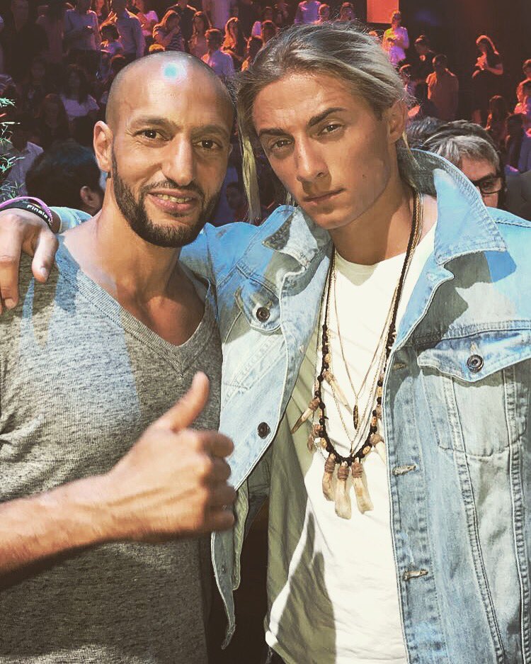 DylanThiry_'s tweet photo. Un ami un frère, bref ma meilleure rencontre de l'aventure ! Merci pour ce geste. @KohLantaTF1 @DenisBrogniart @TF1Pro @ALJ https://t.co/XcmrG6iXh6