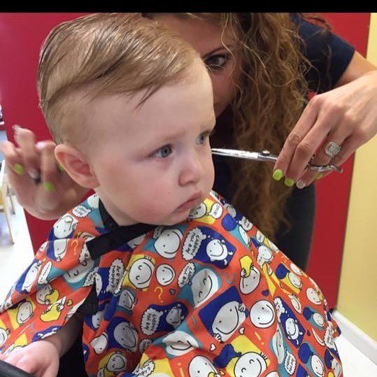 TerryRossi's tweet photo. First cut for Declan #babydeclan https://t.co/SogIklRQVP https://t.co/MjMjyLL6e8
