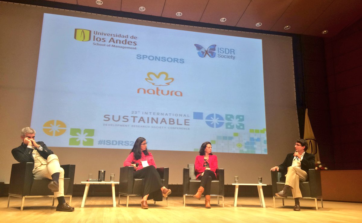 AnaMaLee's tweet photo. #ISDRS2017 We have to challenge what we are doing in order to do it in a better way  #PositiveImpact @natura_colombia https://t.co/Bof5c4MkVA