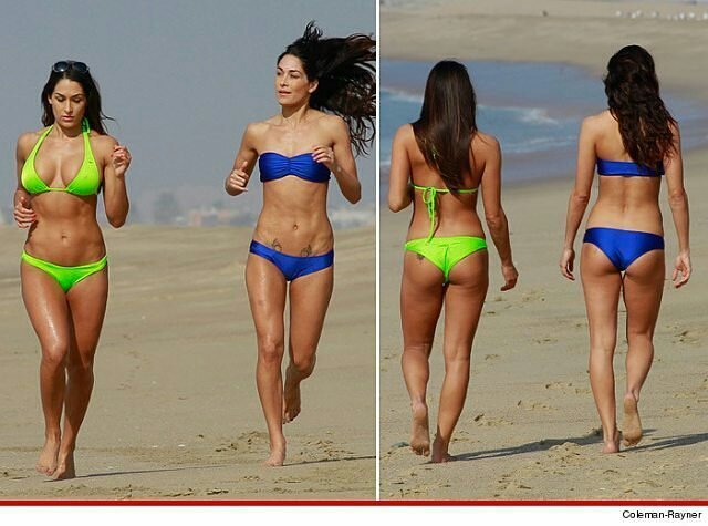 MissNikkiBella_'s tweet image. Green or Blue? 💚💙