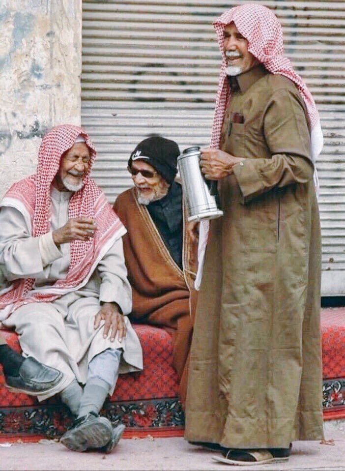 أجمل ماقيل في الصداقة :
" لاأريد مئة صديق .. أريد صديقاً لمئة عام !"