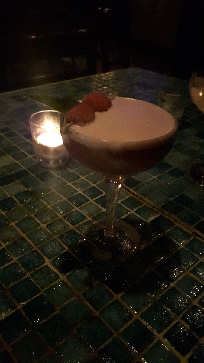KLSweeney1's tweet photo. @loveanddeath becca makes the bet cocktails ❤❤ https://t.co/fGJgAvdBc3