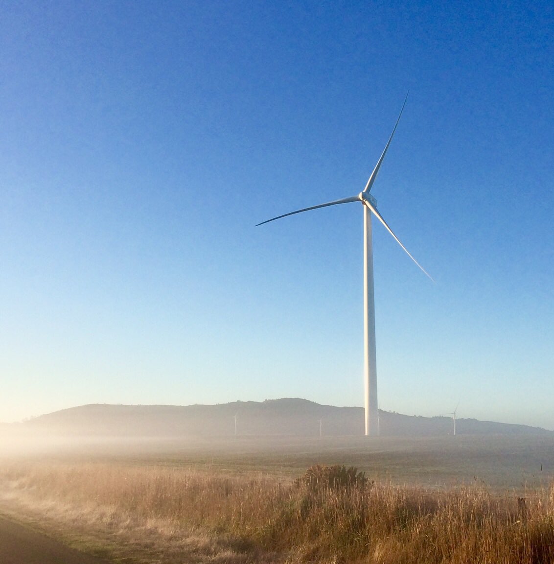 #theballaratlife #waubrawindfarm #wintersun #loveballarat #lovepyrenees