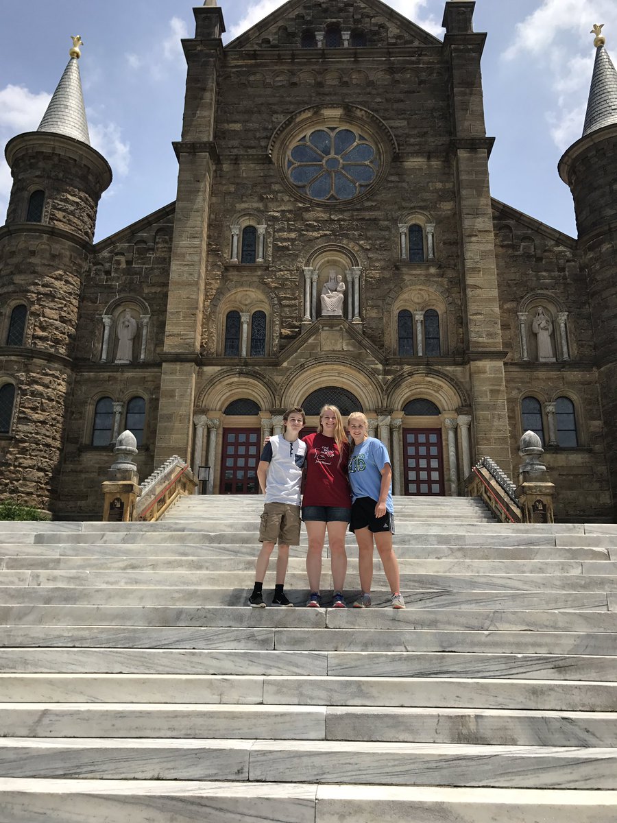 StMalachyYM's tweet photo. What a wonderful week at OBOC on the Holy Hill! We're ready to spread Christ's love through word, Sacrament &amp; mission! #OBOC2017 https://t.co/k7UibP0IQj