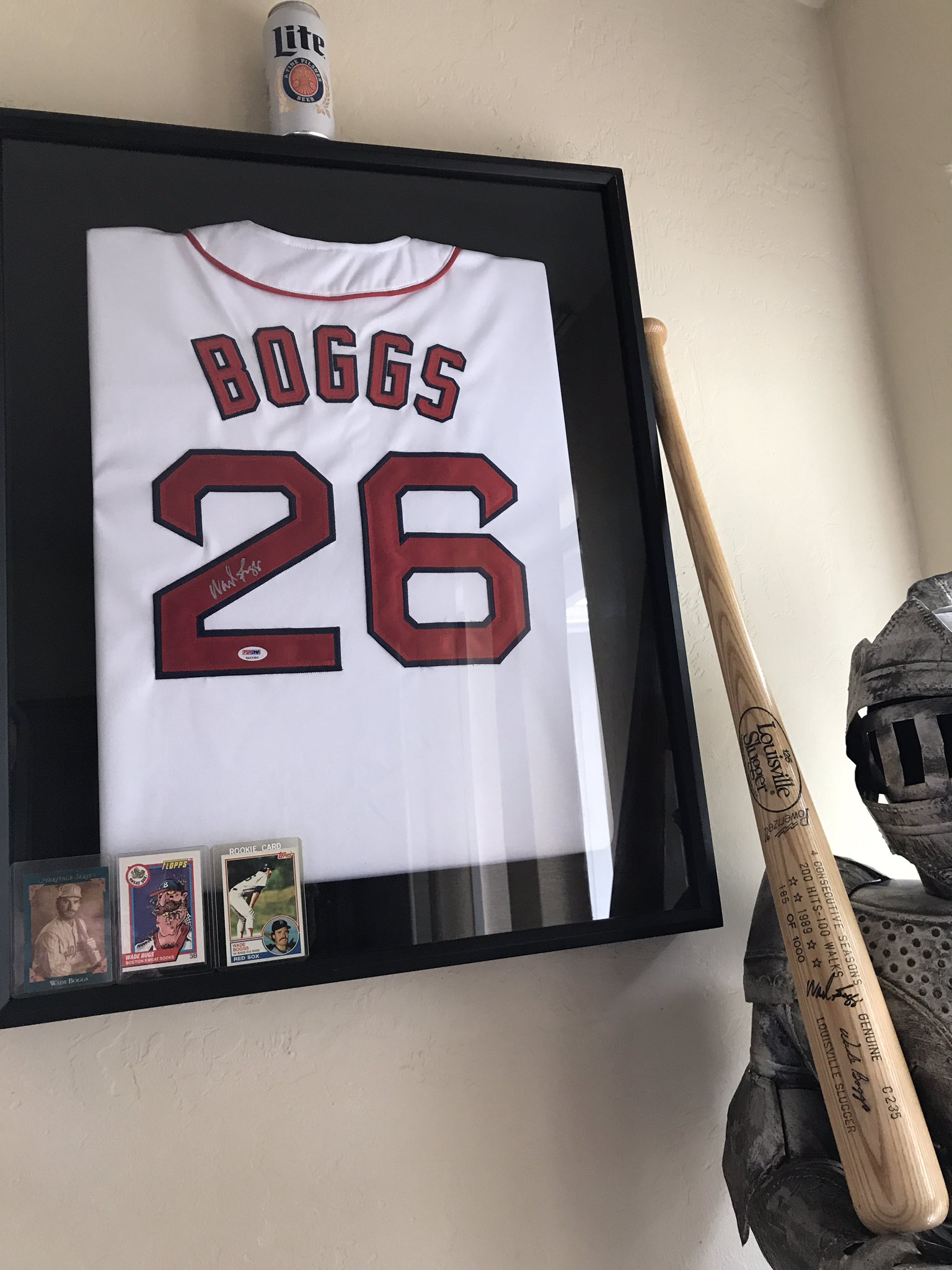  Happy Birthday to my childhood sports hero, the legend Wade Boggs! 