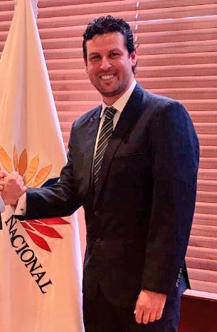 mivanrodriguez's tweet photo. El ex ministro del deporte Xavier Enderica es el nuevo gobernador del #Azuay https://t.co/0X0RbT9SMC