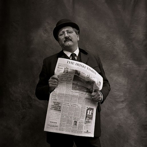 SteinAmelia's tweet photo. a yearly Studio appointment with Artist #GeraldDavis , #Leopoldbloom on #bloomsday 1990 ,with @IrishTimes, photo @SteinAmelia https://t.co/9BIL2eRwws