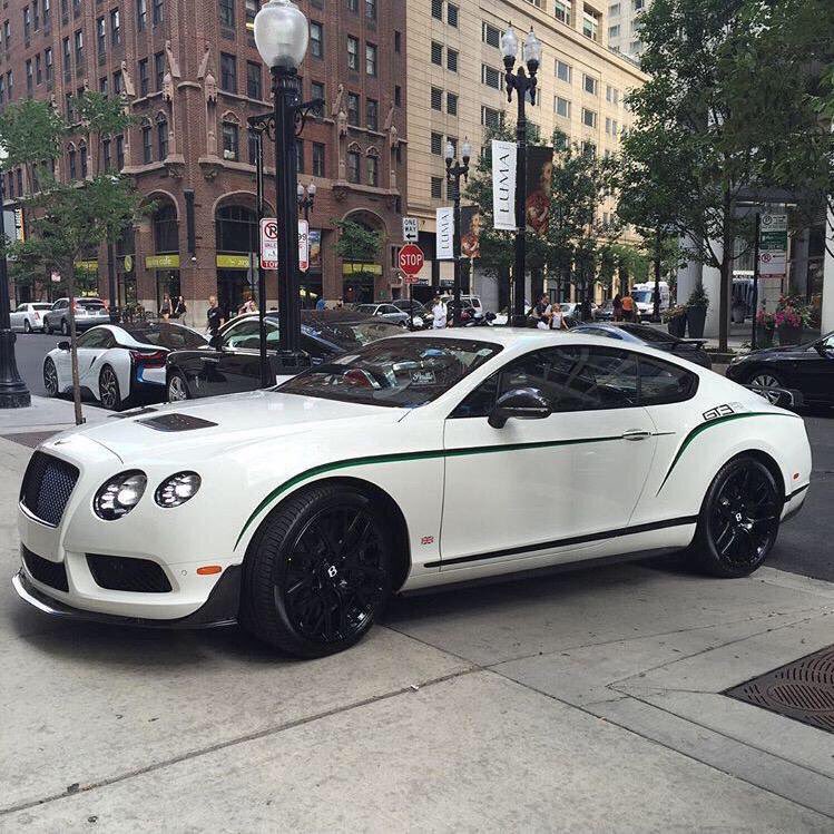 carscuIture's tweet photo. White Bentley 😍⚪️ https://t.co/RvwRNKGKmp