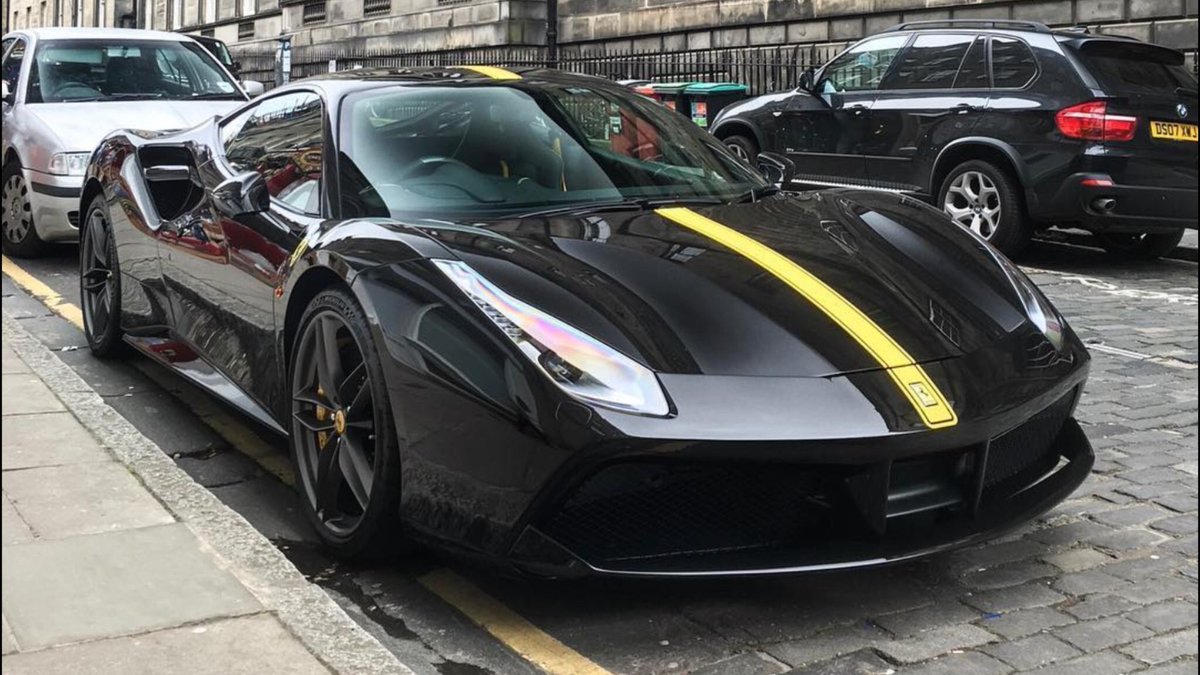 carscuIture's tweet photo. Black 488 with yellow details 😩 by @DaveGcarpics https://t.co/Sp5euyN29H