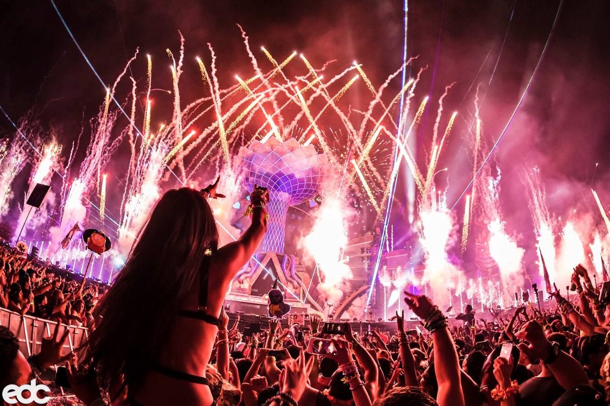 Red Bull TV to live stream EDC Las Vegas performances <a href="/RedBullTV/">RedBullTV</a> #EDCLV2017 #edc #EDCLasVegas bit.ly/2rAyiQW