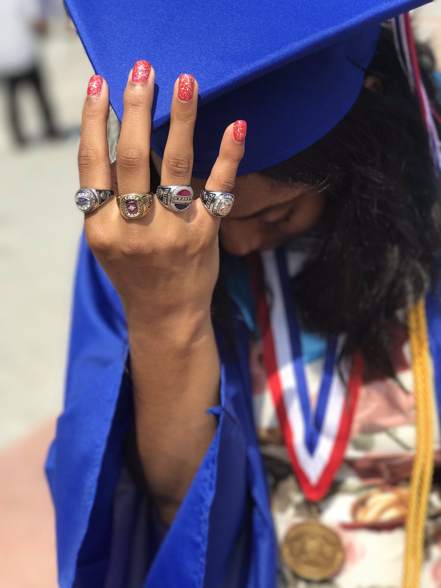 nylacapri's tweet photo. 4's been the magic number this yr...
Graduated with a 4.0 GPA,
Won 4 state rings
In a matter of 4 years.
Y'all know I had to do it! 🎓#4PEAT💍 https://t.co/SCBh36HhWW