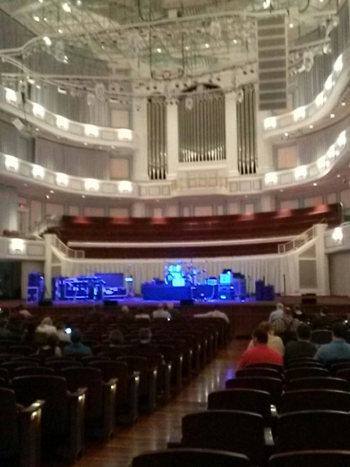 dfable317's tweet photo. Holy cow, this place is gorgeous!  First visit, to see Joe Jackson with @317lindquist . #gottalooksharp #imtheman #isyouisorisyouaintmybaby https://t.co/U1VG6lbrsm