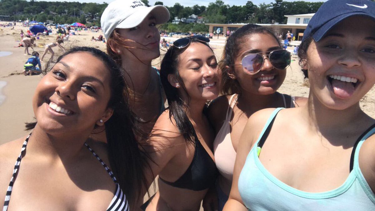 kaylie_marcea's tweet photo. Good time @grandhaven #senyaass https://t.co/5LWHvLs0iq