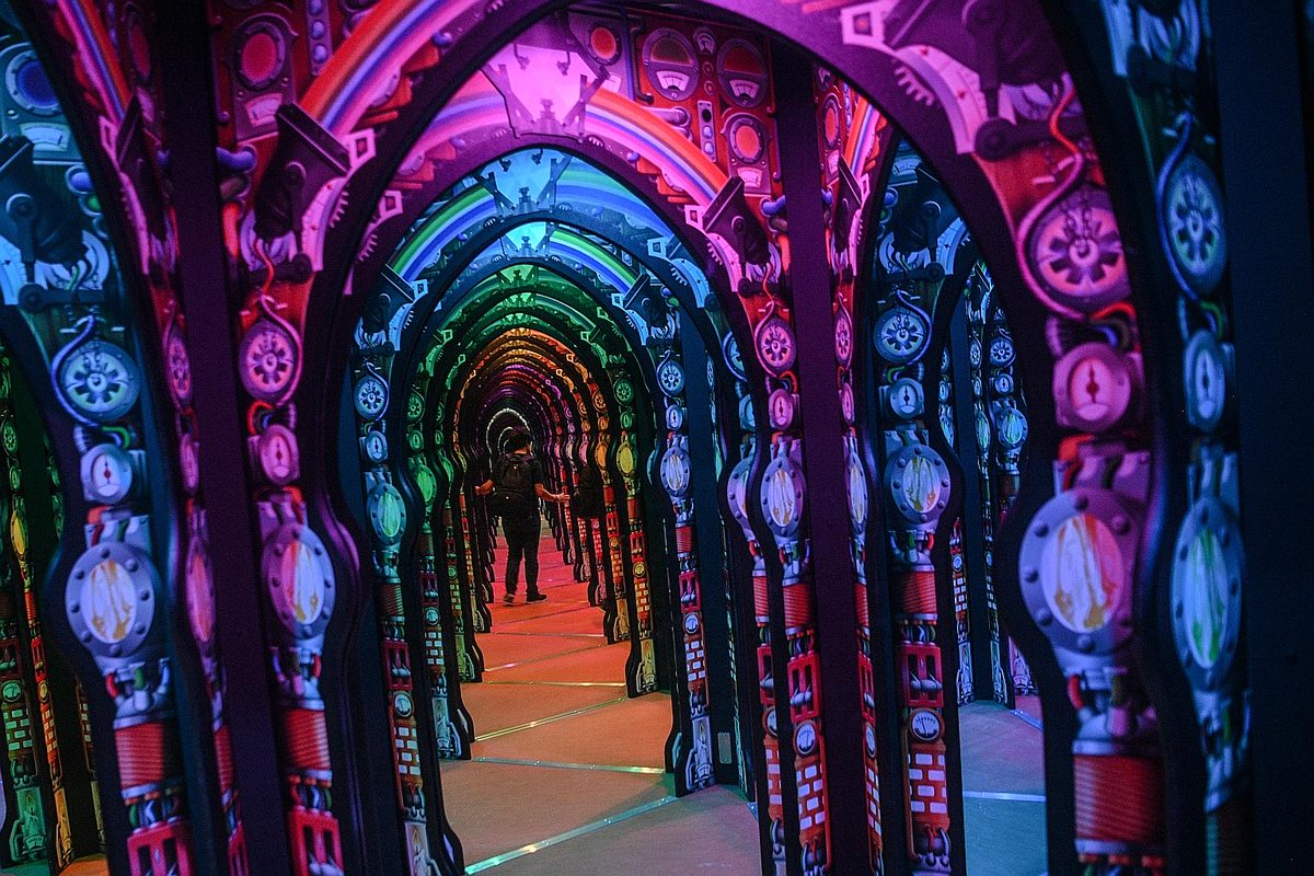 ST_LifeTweets's tweet photo. Go on, get lost in Science Centre Singapore’s new mirror maze https://t.co/HlqO0tdVCl https://t.co/ZXLSPrfgte