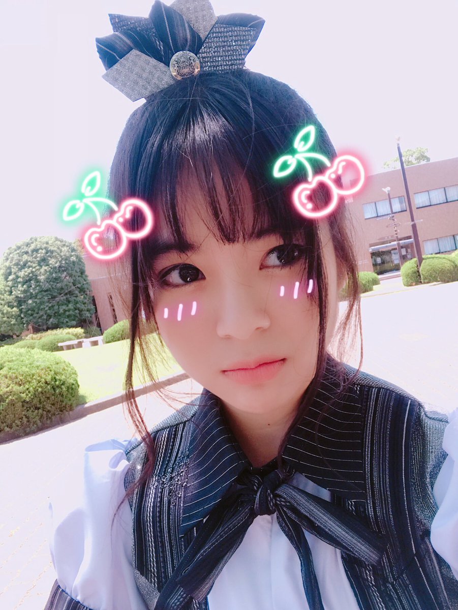 cindyyuvia's tweet photo. hari ini shooting di @kuis_pr ❤️❤️
semangaaat hihi~
panas tapi anginnya kencang💨💨 https://t.co/ZMtpaxkE0T