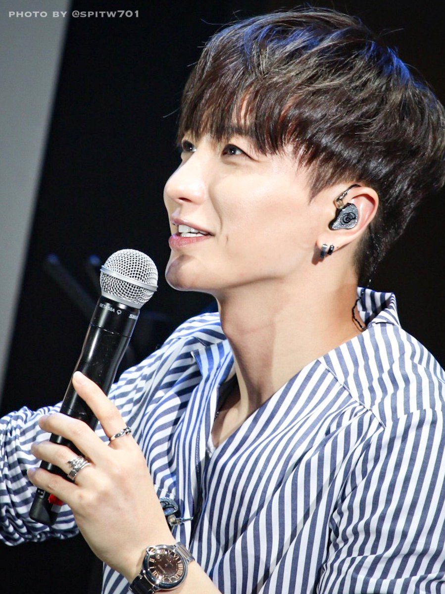 spitw701's tweet photo. 161210 StarTeuk in Taipei
#leeteuk #이특 #StarTeuk
(cr.@spitw701) https://t.co/016gsEcqVc