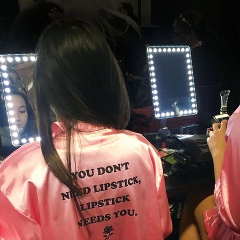 ImpressionsV's tweet photo. You don't need lipstick, lipstick needs you 🌹More fun at #beautyconNYC with our #TouchPro Vanity Mirrors #impressionsvanity #makeupmirror https://t.co/Lzt5RPZvoX