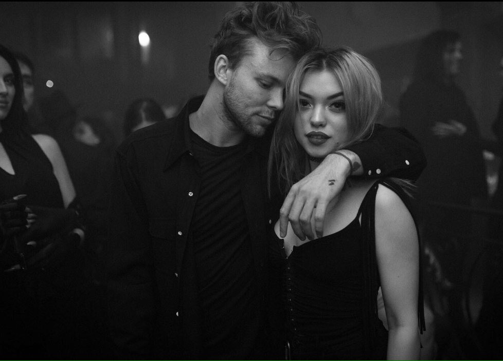 pcehudson's tweet photo. romance; n; a feeling of excitement and mystery associated with love https://t.co/rPcZIMftzJ