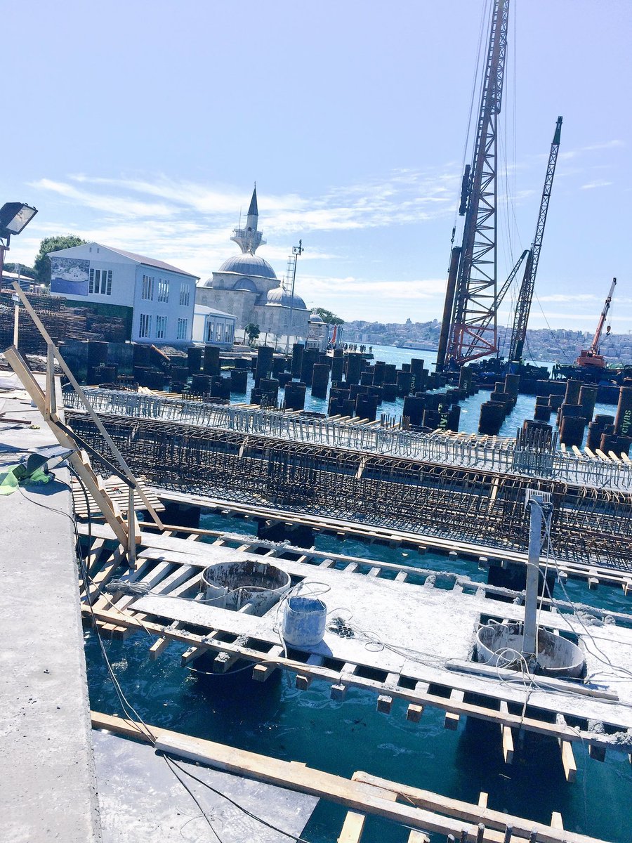 LaikYobaz's tweet photo. Yetmedi mi bu şehrin betonlaştığı !!
Kuşkonmaz Camii'nin hemen yanındaki rezalete kimse dur demeyecek mi ?! https://t.co/p8tWLR9ZY7