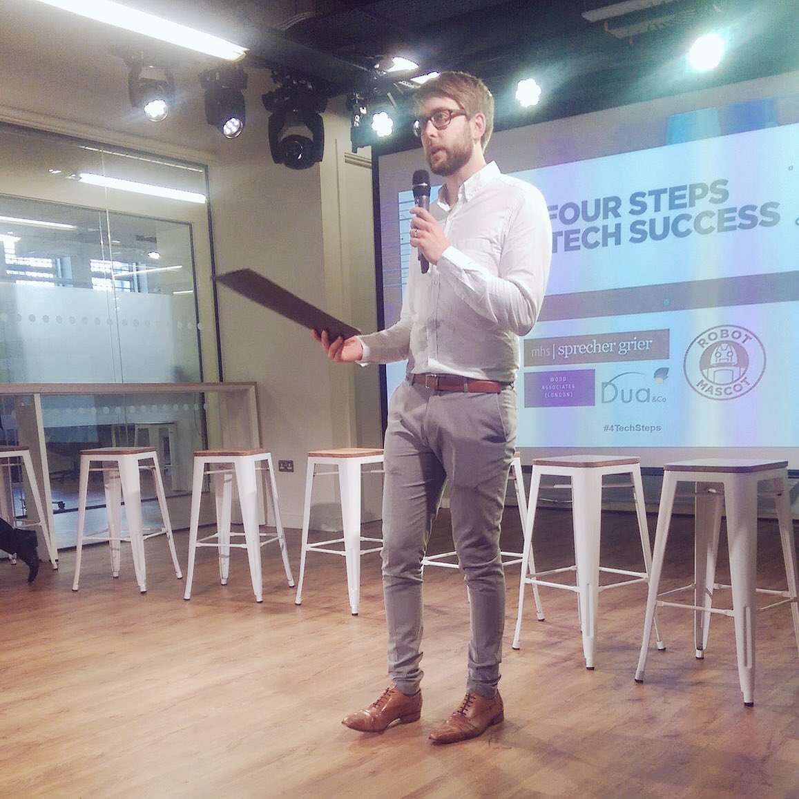 jameschurch88's tweet photo. Introducing #4techsteps as part of the @Cocoon_Networks event during @Londontechweek #tech #startup #LondonTechWeek https://t.co/eWzZlJTS6Y