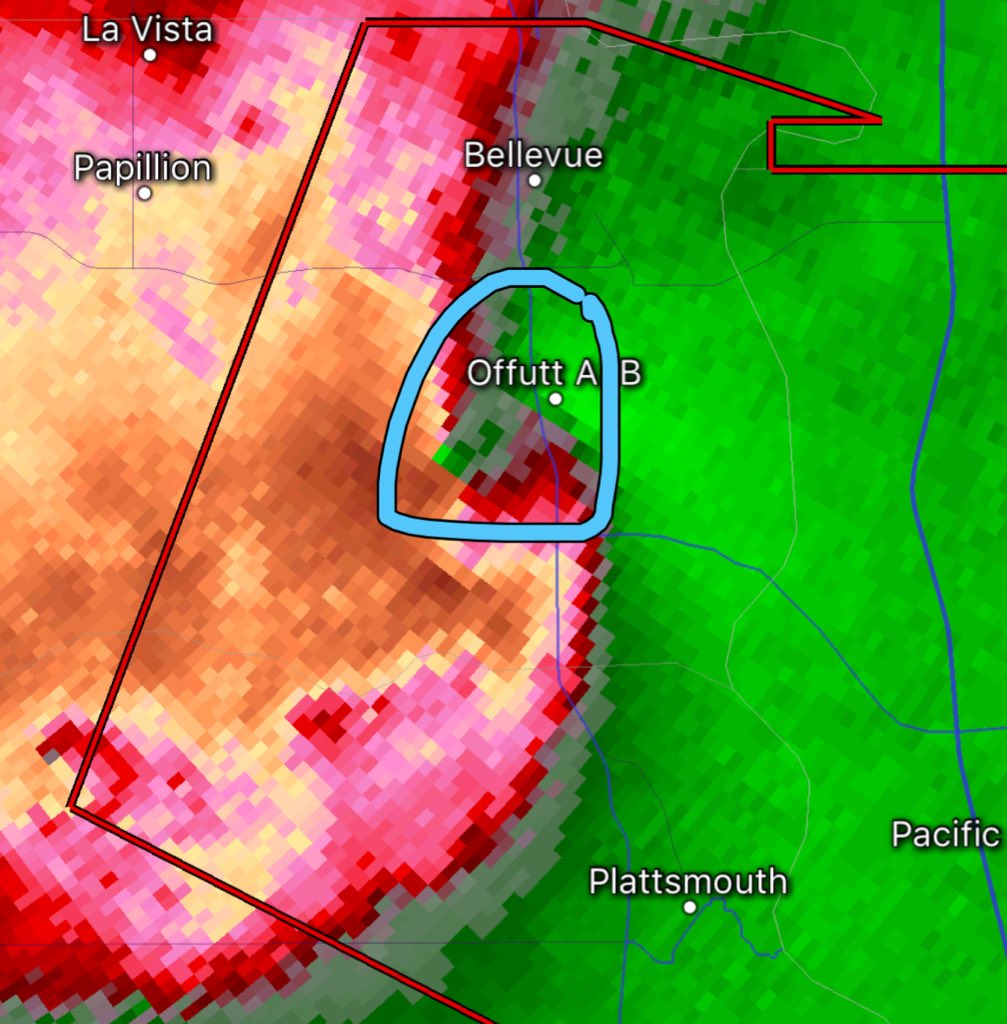 ReedTimmerUSA's tweet photo. Likely tornadic circulation embedded in rain over Offutt AFB south of Omaha moving ESS as of 8:13 pm. Take cover in path @breakingweather https://t.co/Stq1LnefIZ