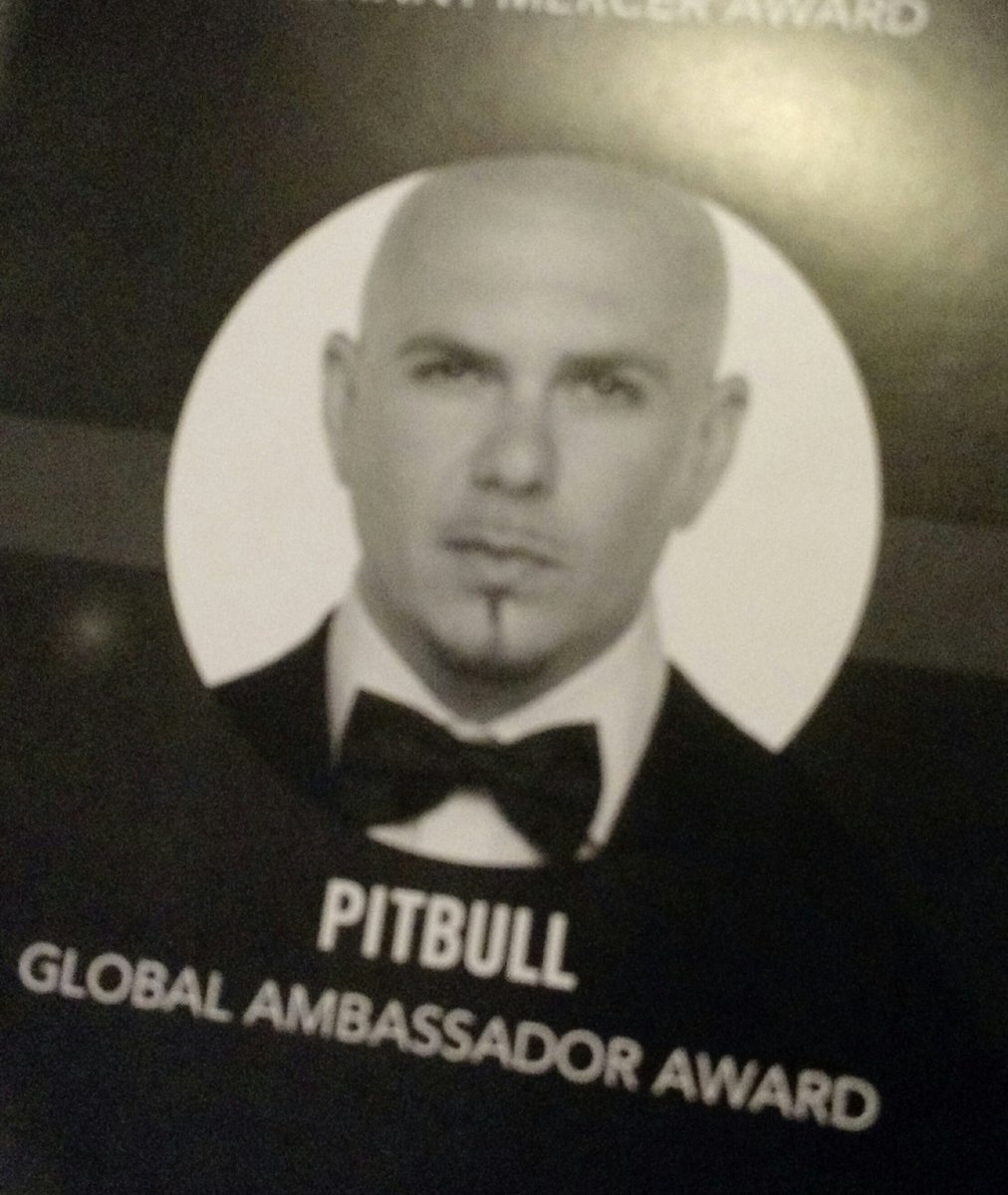thishannah's tweet photo. Global Ambassador = a fancier way to say Mr. Worldwide #SHOF2017 https://t.co/PWZ3mTLUHD