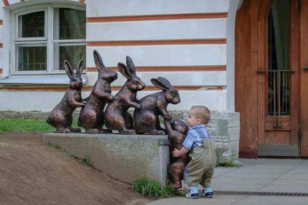 Daawat2016's tweet photo. In a world where you can be anything.
Be Kind. https://t.co/8OO1c513sR