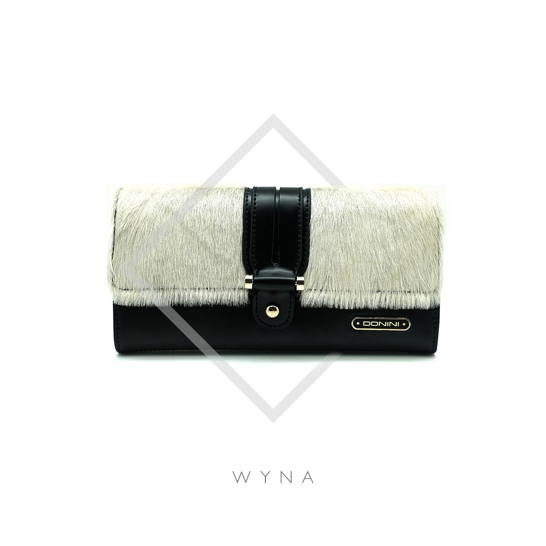 doniniofficial's tweet photo. Another "Black and White" style combine with genuine pony hair #bydonini
Wyna - 423
Dimension 21x2x10
IDR 1.799.000 https://t.co/UEbMfW9d2C