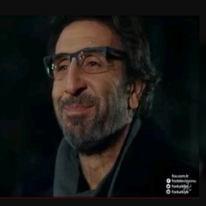 BayraktarAnge's tweet photo. #CemOzer Kenan, ¡su cara ayuda mucho! Todo un perverso.
#OHayatBenim #SeRoboMiVida https://t.co/J4sHGEr8Hp