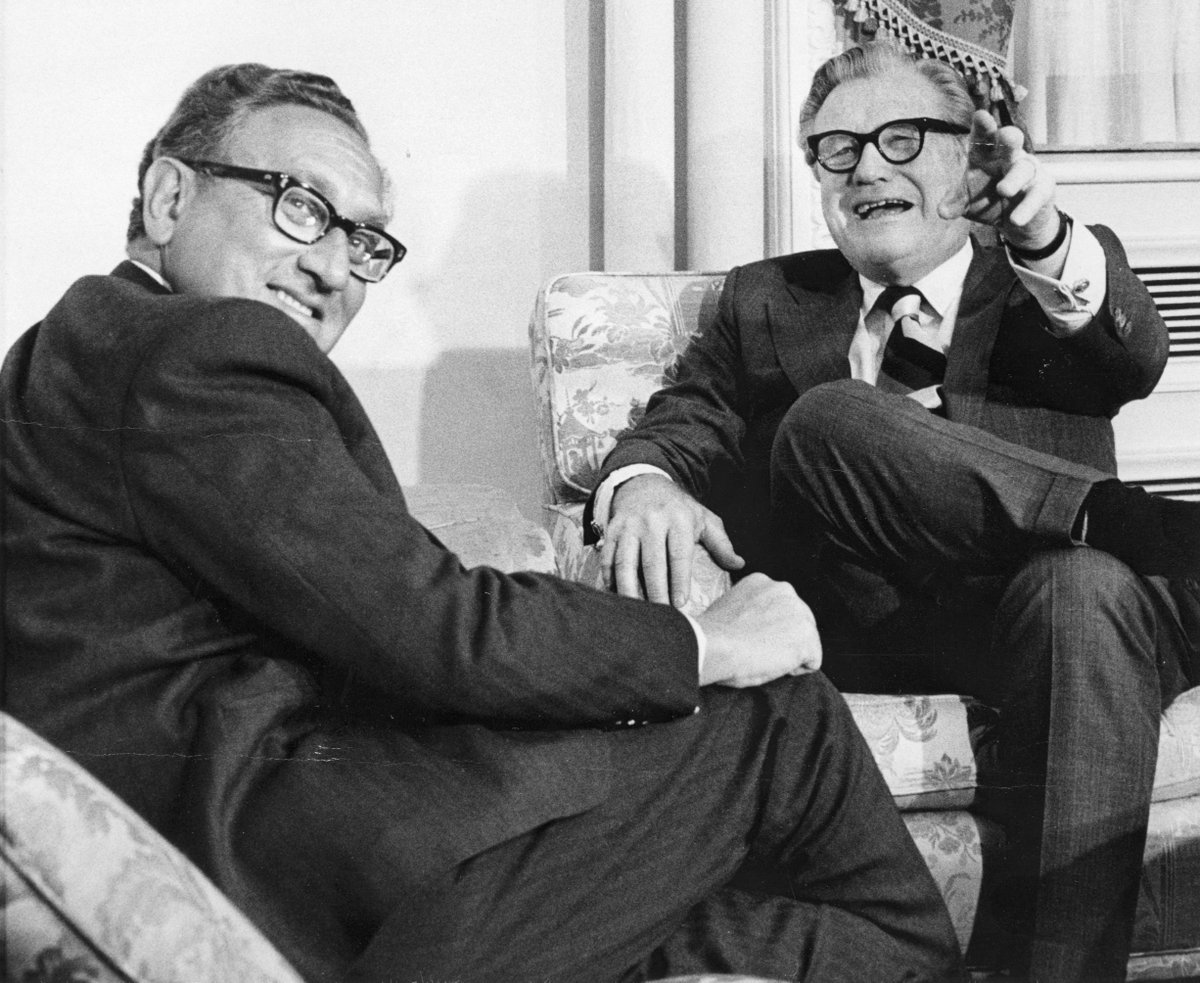 jameseperloff's tweet photo. Henry Kissinger dedicated his memoir WHITE HOUSE YEARS to Nelson Rockefeller, who he called “the single most influential person in my life.” https://t.co/kbdK9uATlP