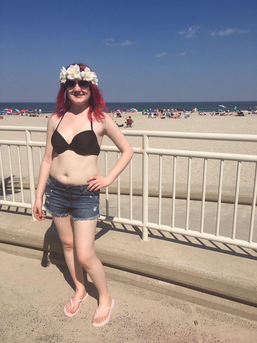 adoremestydia's tweet photo. I'm looking for a girlfriend 💘 @intrnetluv @girlssgirlss @Interxetgf @interntgirlf @Teenmatchme @intrnetluv @TWlTTERGF https://t.co/zppeQyLru4