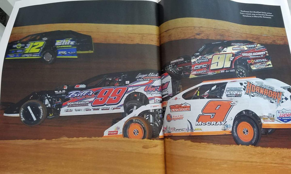 motivesgirl1's tweet photo. Page78/79 of the latest edition of the dirt modified magazine.Pretty cool pic of @Slater_bug9s  @Smokey mountain Speedway #Hornadayracecars https://t.co/0sQpIicsaX
