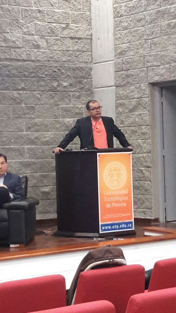 ingenieriauv's tweet image. Prof. Carlos A. Lozano, Decano de #IngenieríaUV y Vicepresidente de @acofi presidiendo el Foro Relación Universidad-Empresa en @UTPereira