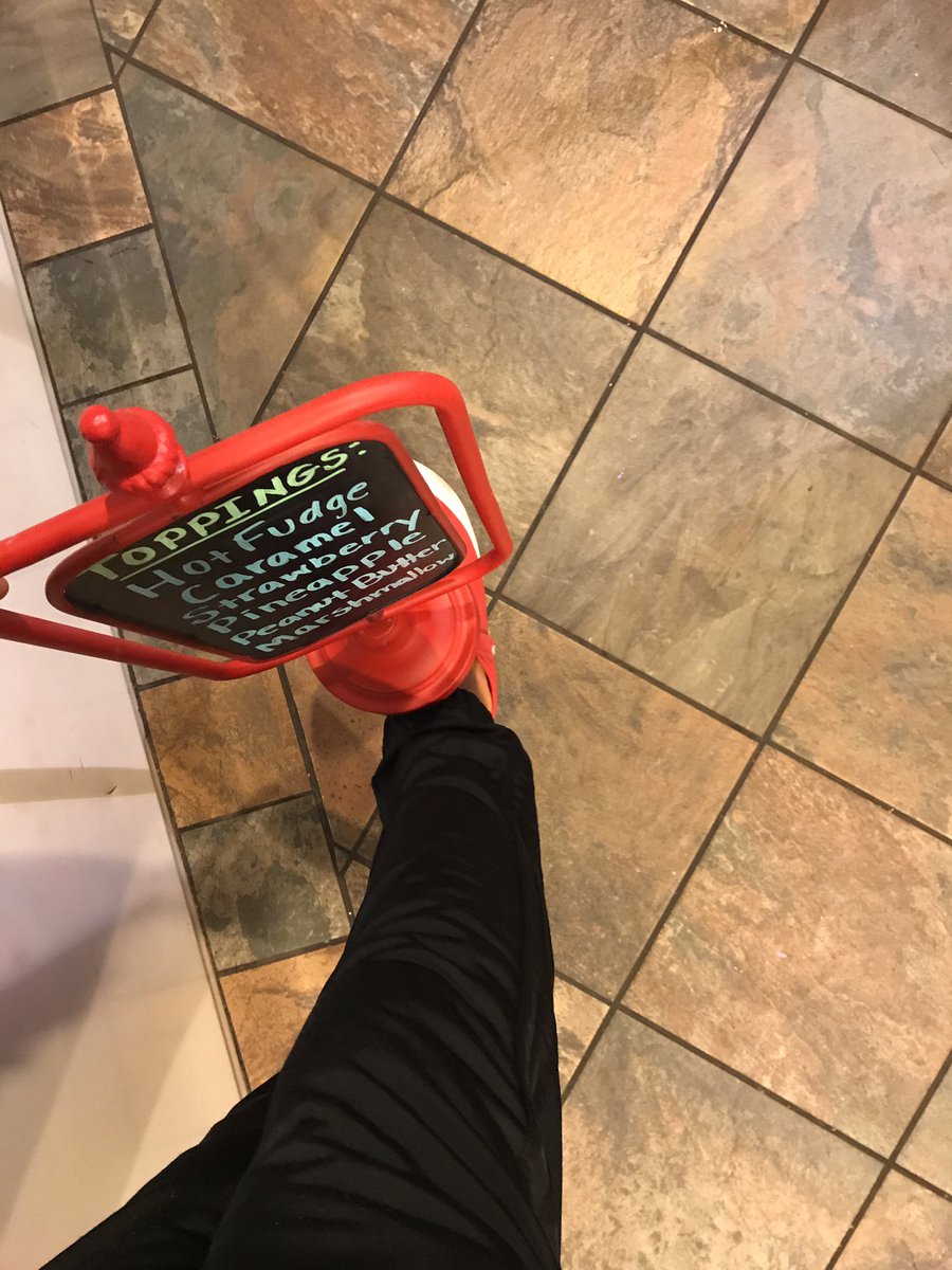 renee_bourgault's tweet photo. Guys I'm so serious, i dropped the topping sign and caught it on my foot #JustJPThings #ItsJP https://t.co/DpwJyE2R0v