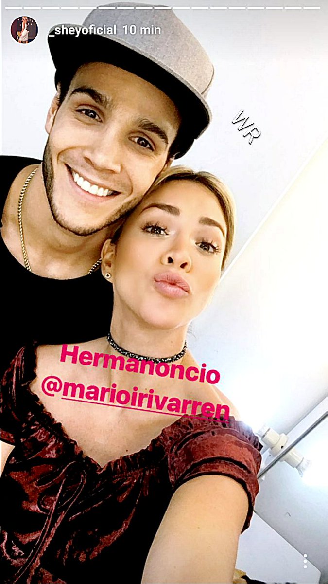 MarNL_WR's tweet photo. Que bonita foto 🤗🤗🤗 #IriRojas 💛💜💚💙 Hermanos siempre @marioirivarren @_sheyoficial 😀 https://t.co/MMvdEqglKR