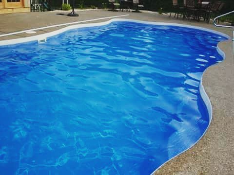 vastecusa's tweet photo. Tan coping. Looks like French Vanilla ice cream in person. So pretty. Best paint ever. #vikingpools #fiberglasspool #poolside #poolbuilder https://t.co/8YMOa15AJr