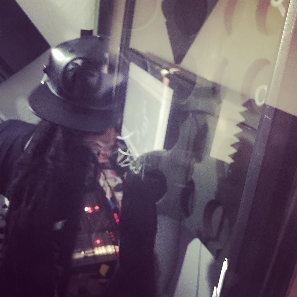 GuerillaCinemaP's tweet photo. Got @toneetonytone up in the booth #TheDungeon 🎶♨️ #studioflow #producer #music #studio #studioflows #hiphop #prot… https://t.co/Sg4QVvwv0n https://t.co/Ulsa3r2OeN