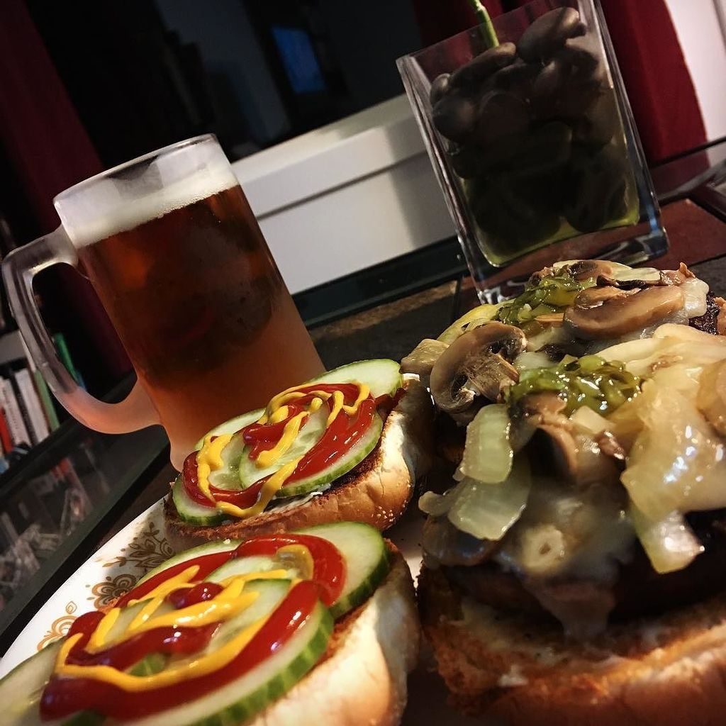 JoelDuggan's tweet photo. SOMETIMES I make good decisions when late night grocery shopping. #FoodDrivenHuman #HungryHuman #GrillinLikeAVilla… https://t.co/pAMEE1LNQ5 https://t.co/wultK8pkDF